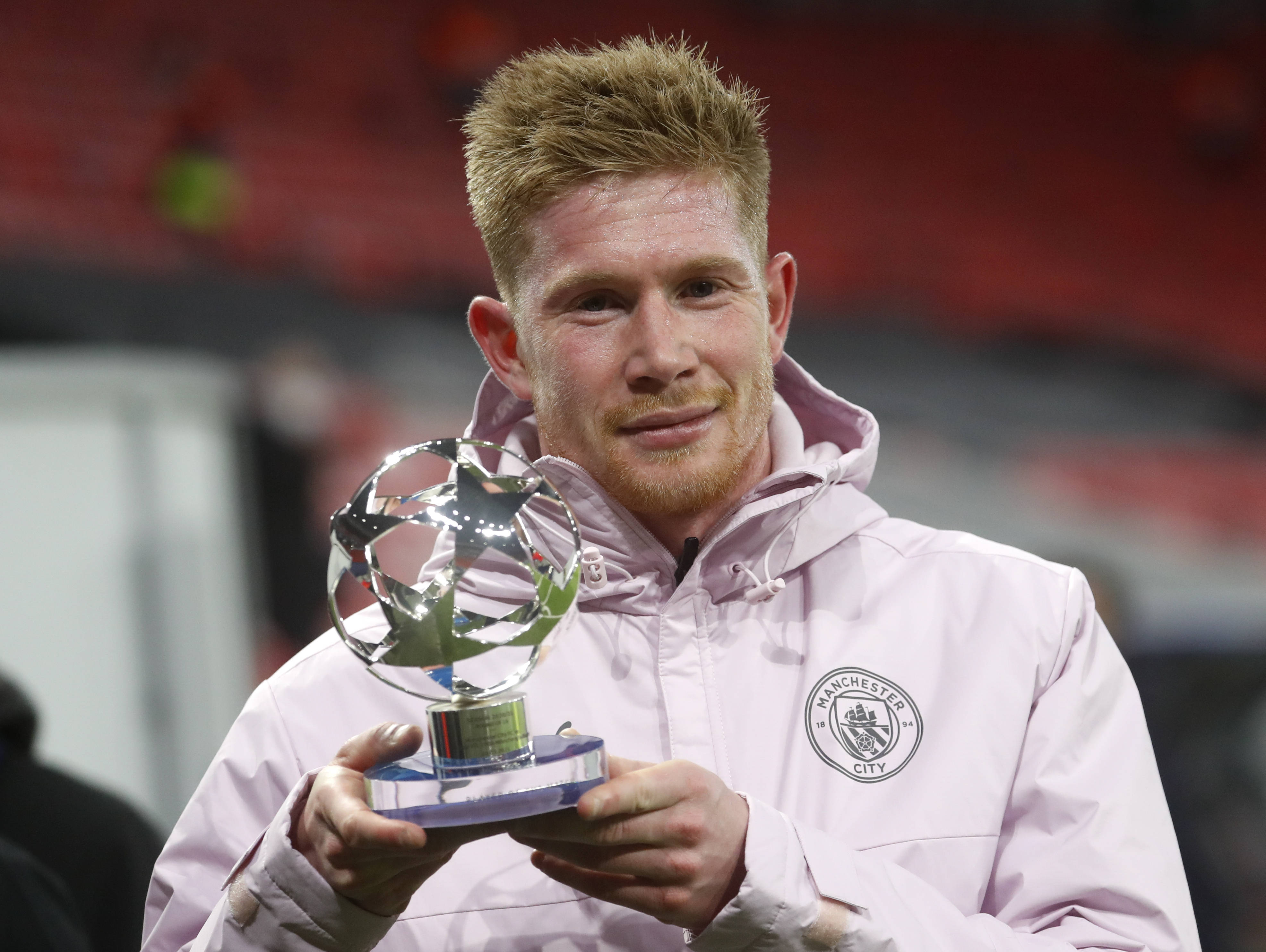 记者：阿德耶米决定明夏离开德甲，曼联、切尔西均有意