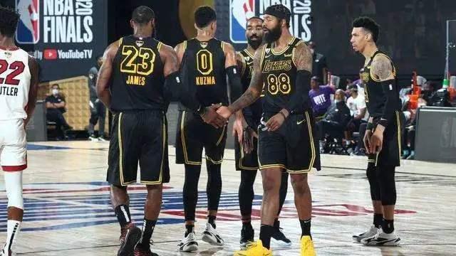 而是以防守 而是以防守